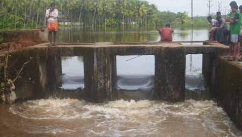 2013-ല് ചിറകെട്ടിയതിനുശേഷം ആദ്യംപെയ്ത മഴയില് ചിറ നിറഞ്ഞപ്പോള്.